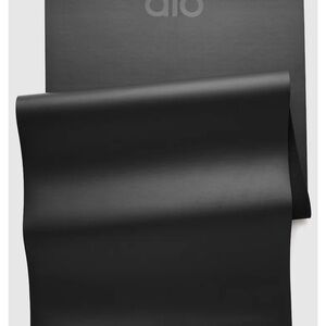 Alo Warrior Black Yoga Mat - Brand new!